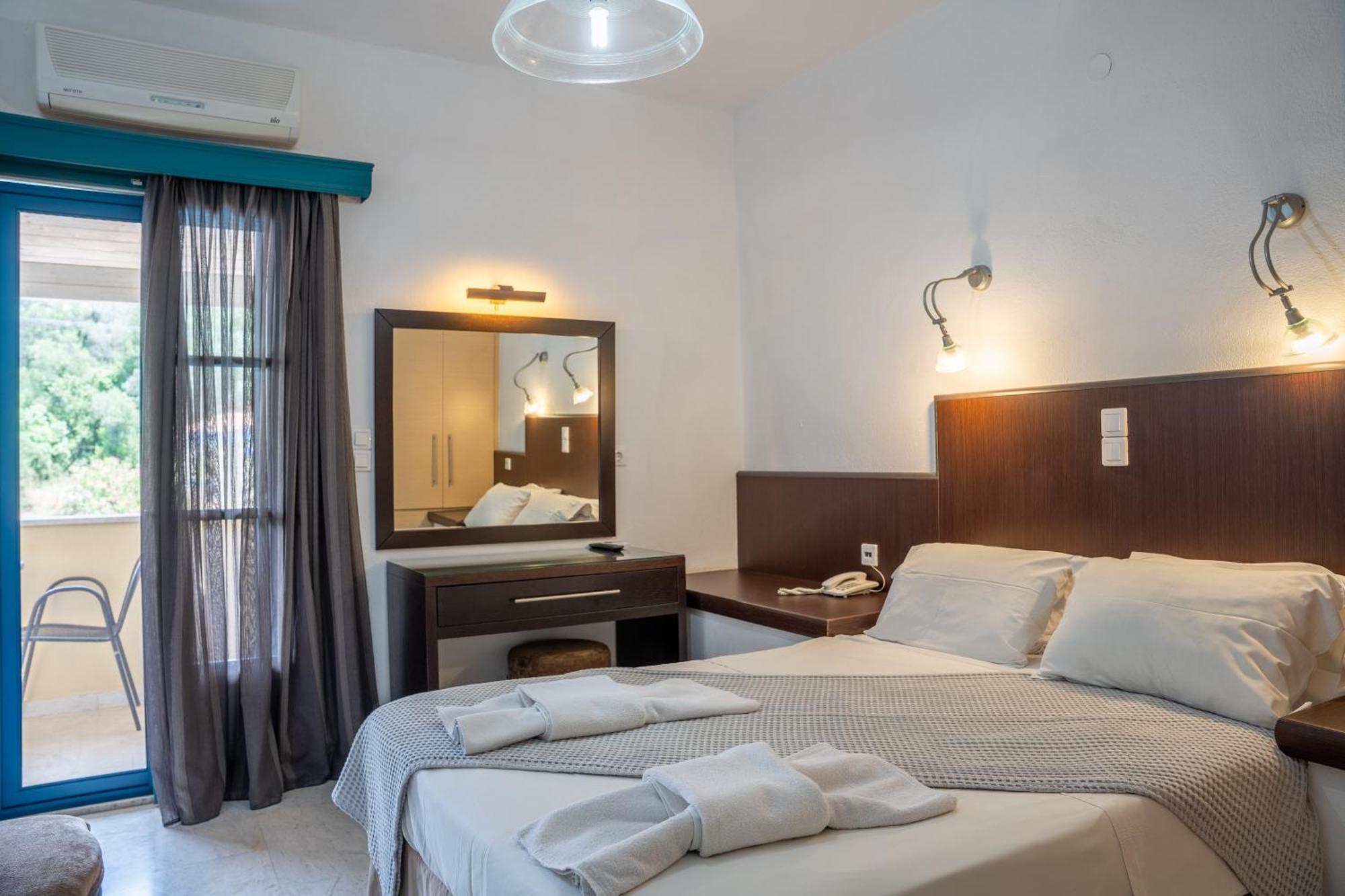 Karavostasi Beach Hotel Perdika  Esterno foto
