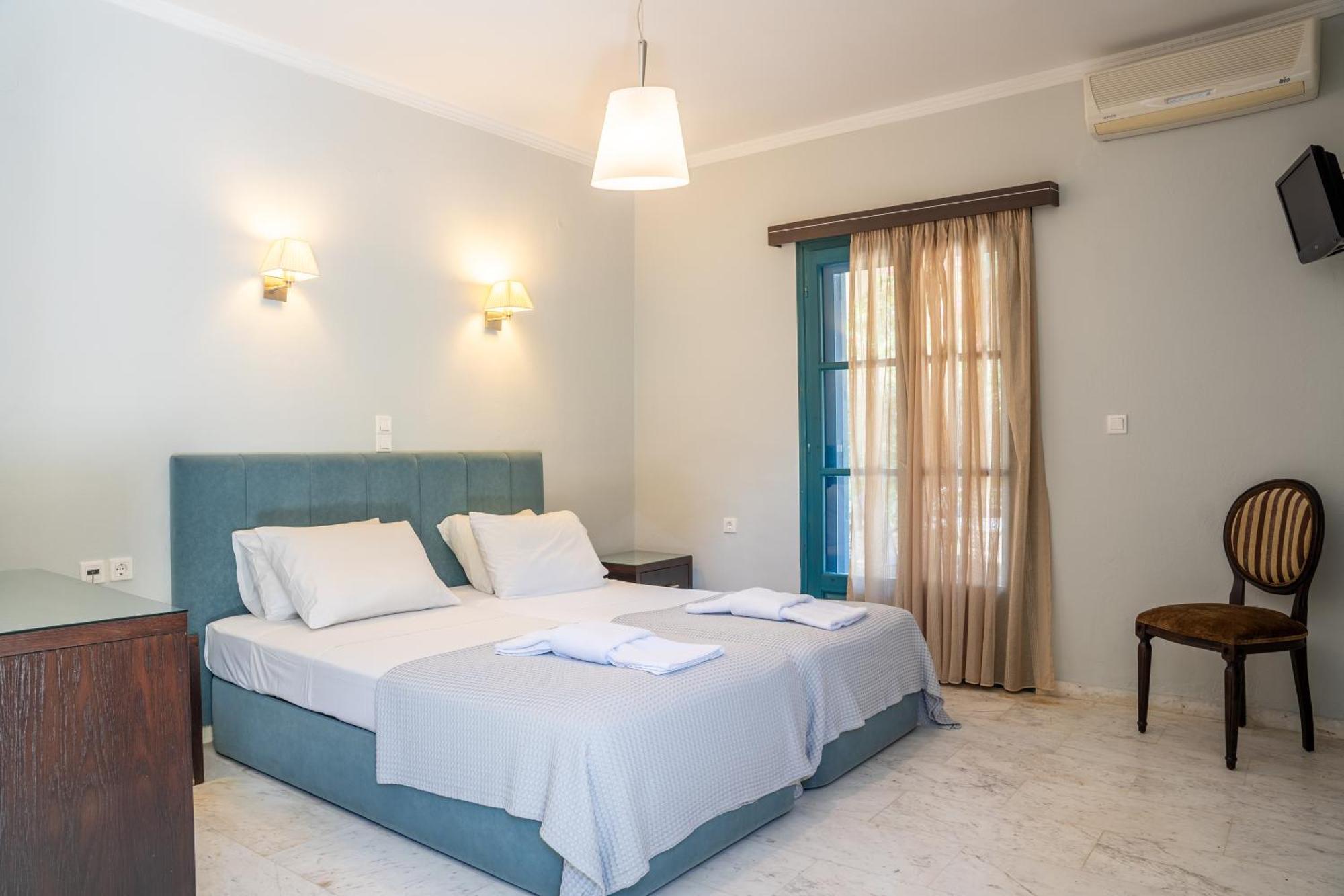 Karavostasi Beach Hotel Perdika  Esterno foto
